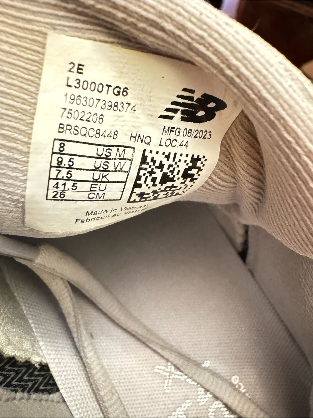 New Balance Kids' Light Gray Athletic Cleats - Streamlined Support - Picture 2 of 6